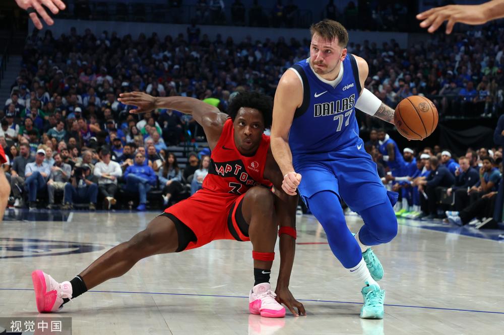 适度透明的 适度透明的